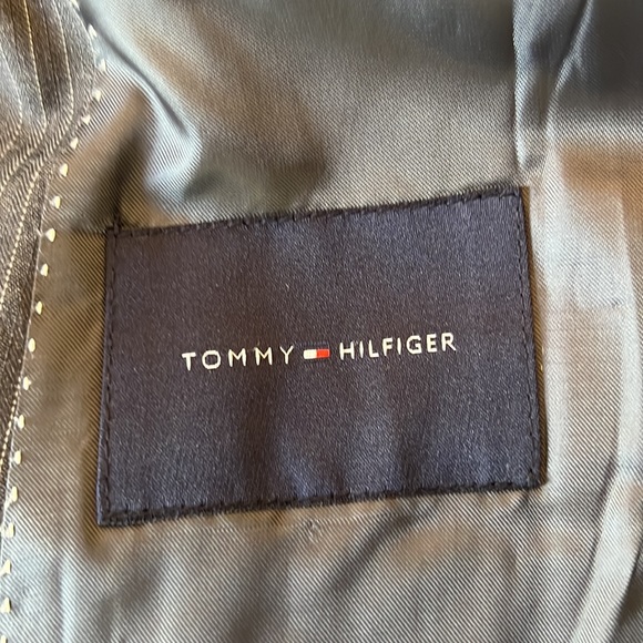 Tommy Hilfiger 38R Gray Pinstripe 100% Wool Gray Blazer Suit Jacket - Picture 4 of 9